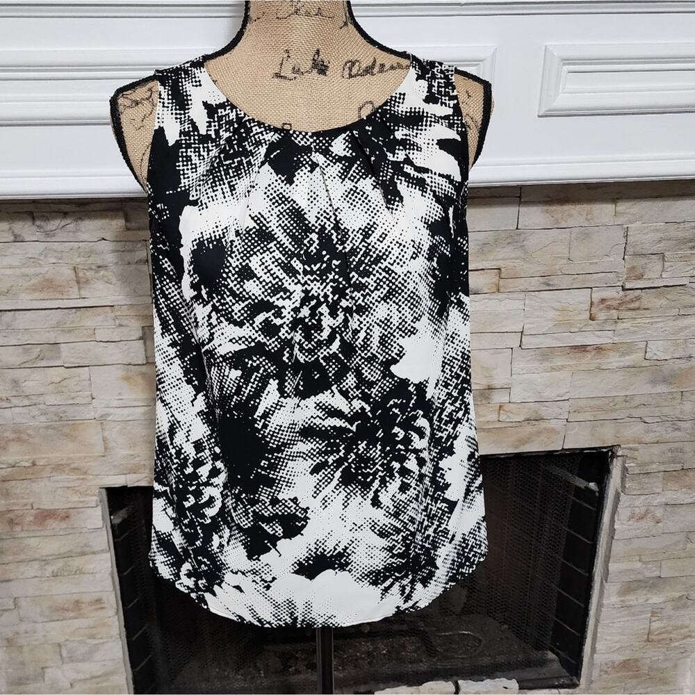 Talbots black‎ and white floral tank top size 2